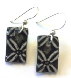 earring-lacy-black