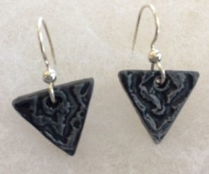 earrings-obsidian-triangle